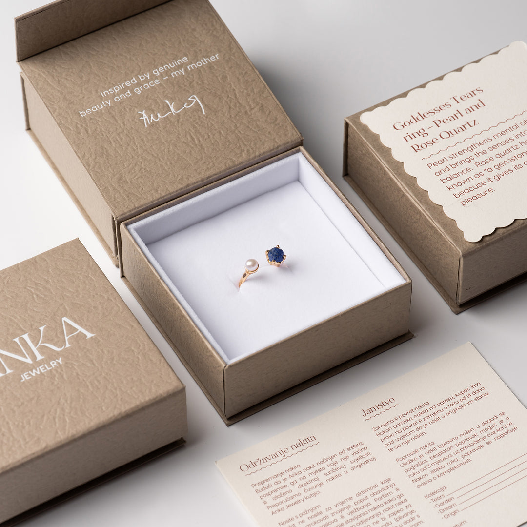 Goddesses Tears ring – Pearl and Lapis lazuli