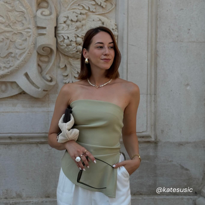 Žene koje nose Anka jewelry