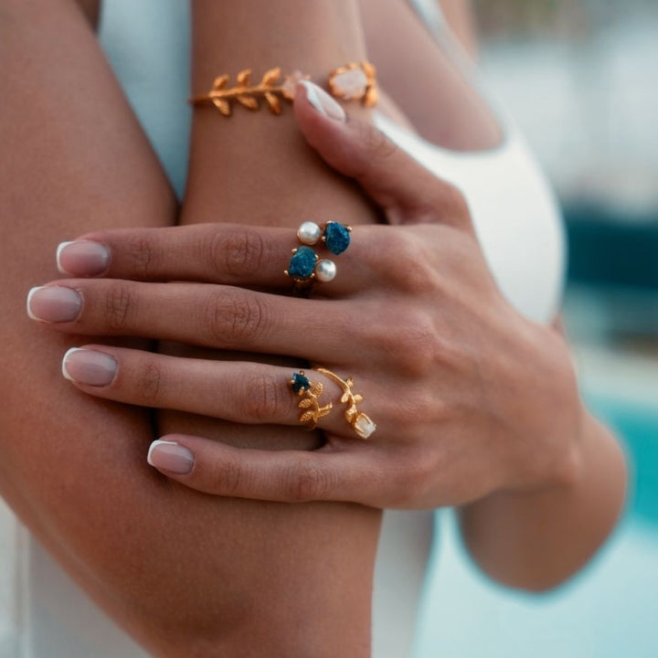 Goddesses Tears ring – Pearl and Lapis lazuli